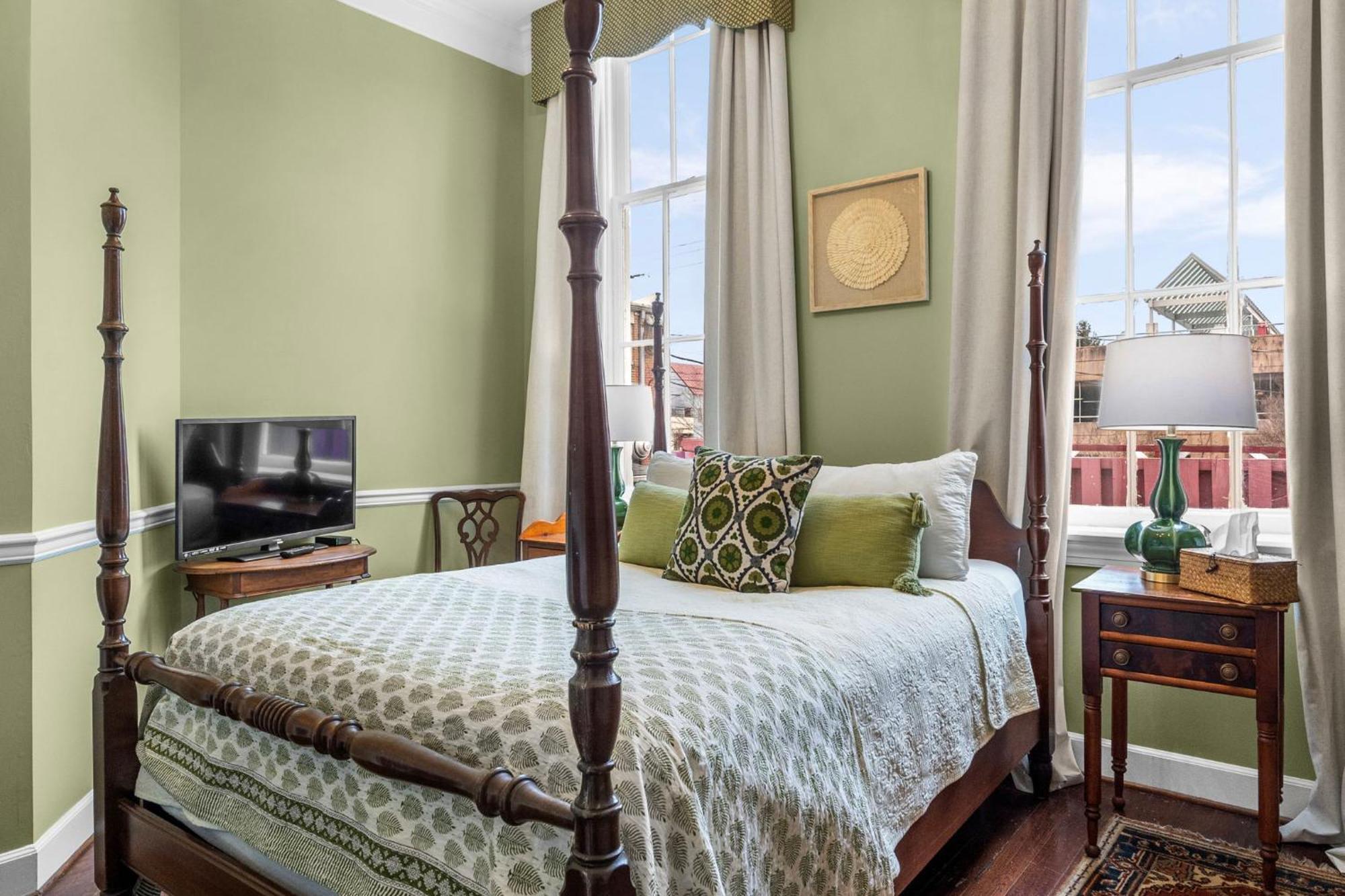 Leesburg Colonial Inn Экстерьер фото