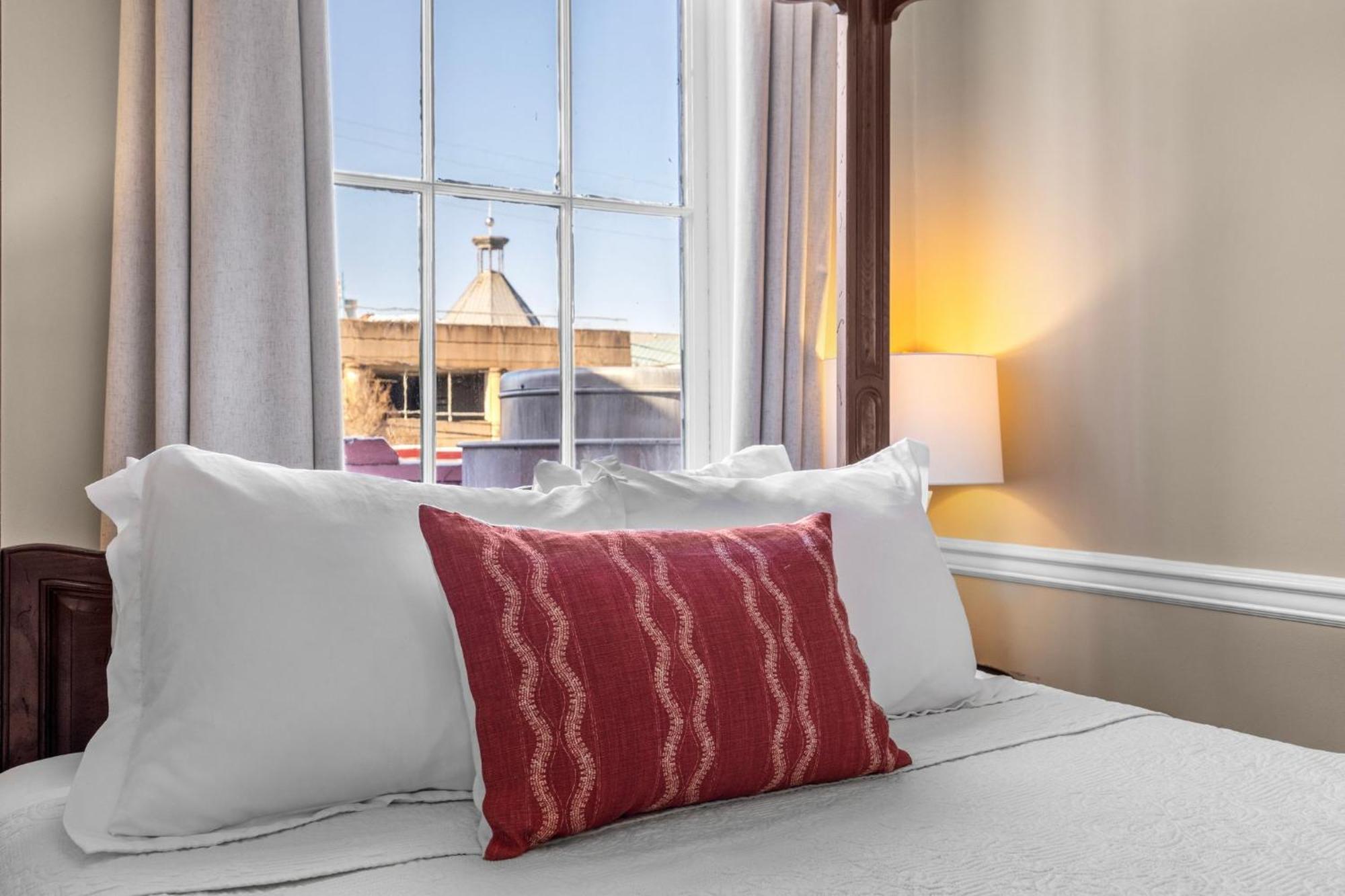 Leesburg Colonial Inn Экстерьер фото