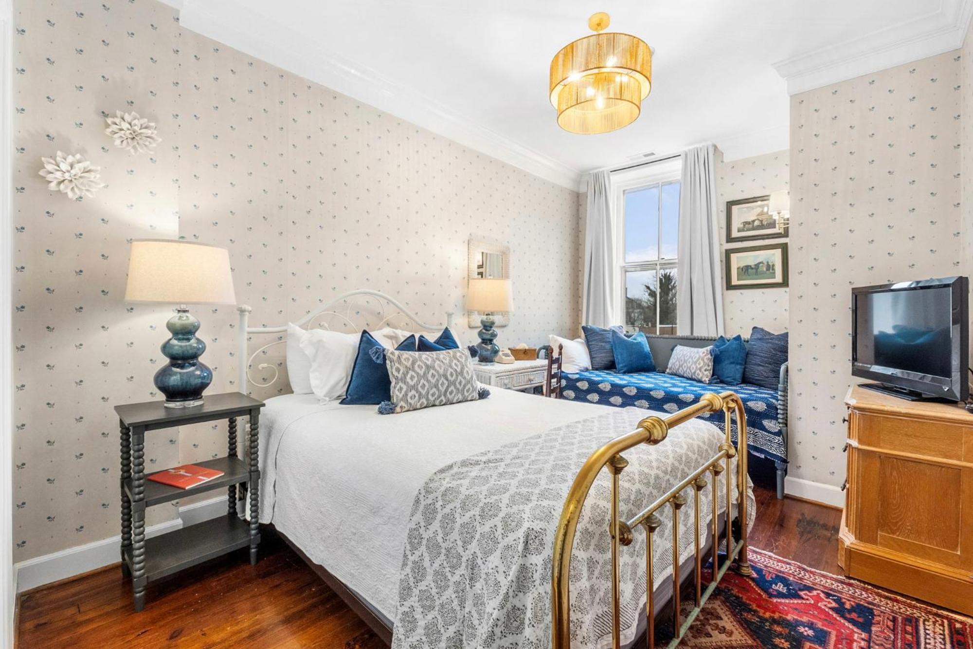 Leesburg Colonial Inn Экстерьер фото