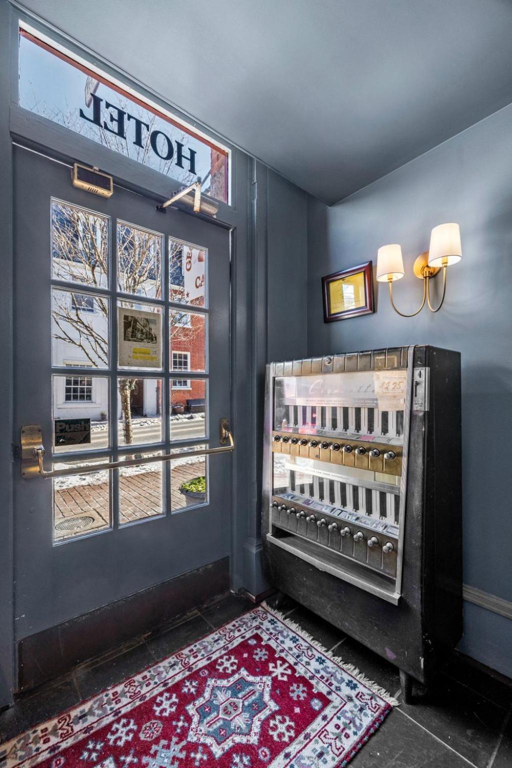 Leesburg Colonial Inn Экстерьер фото